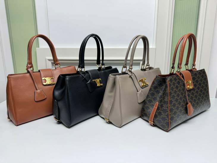 Picture of Celine Handbags _SKUfw225667057fw